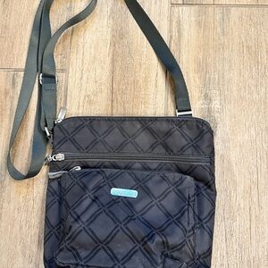 Baggalini Black Crossbody Bag with Pattern